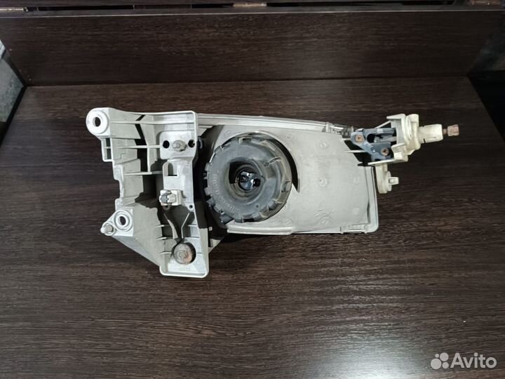 Фара передняя левая