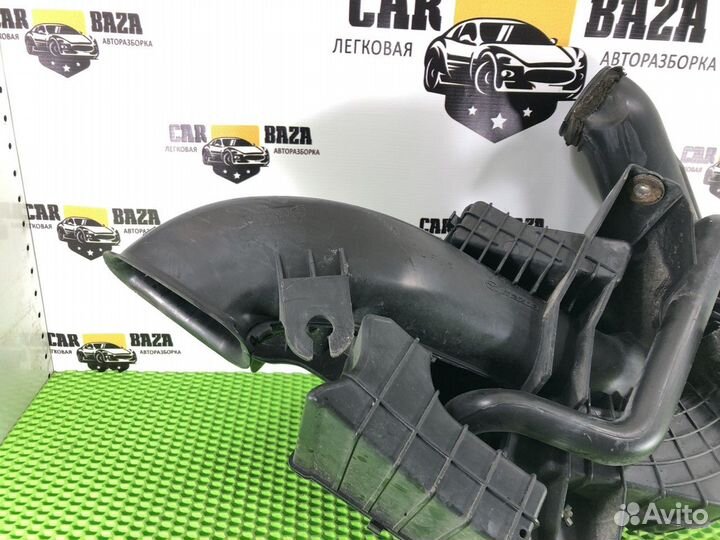 Резонатор воздушного фильтра Mazda 3, Mazda 5