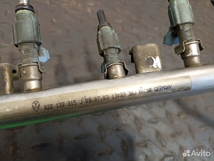 Рейка топливная с форсунками для VW Touareg