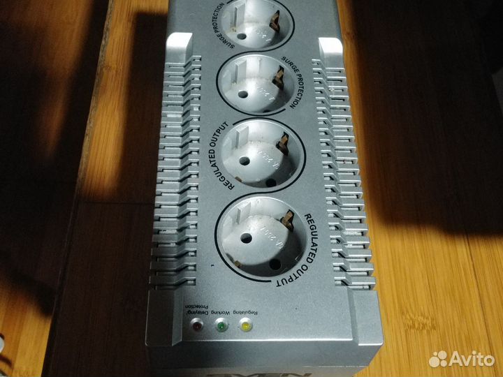 Стабилизатор напряжения