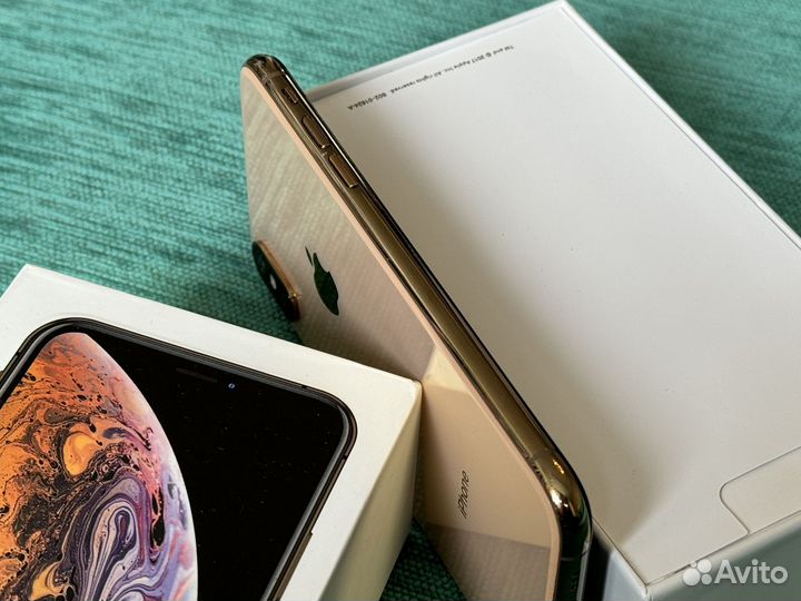 iPhone Xs, 64 ГБ