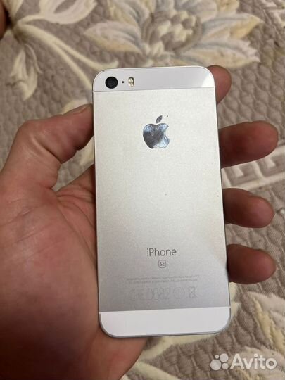 iPhone SE, 32 ГБ