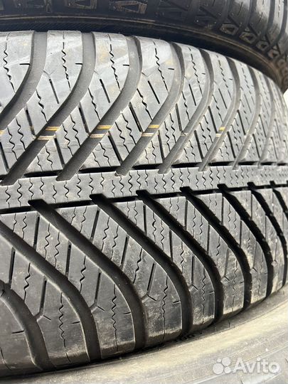 Goodyear Vector 4Seasons 215/55 R16