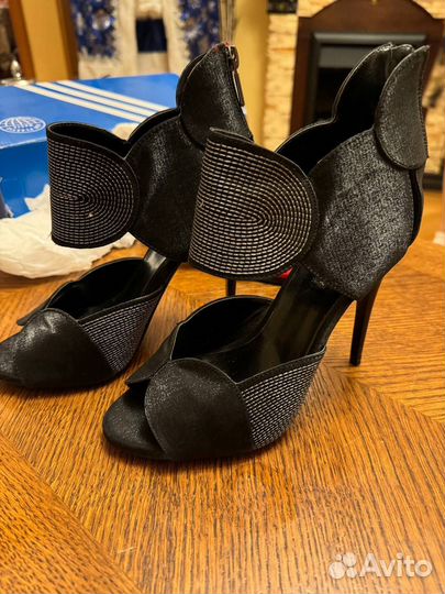 Туфли чёрные 37 размер