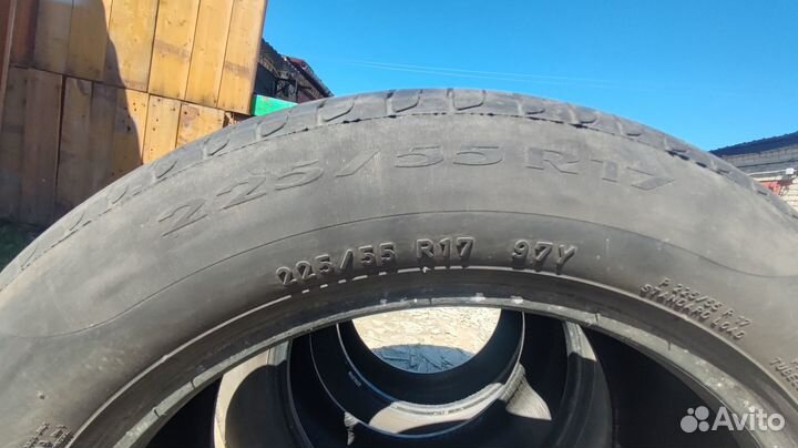 Pirelli Carrier 225/55 R17