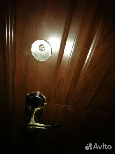 Дверь входная металлическая, бу