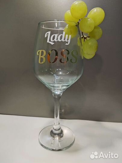 Бокал для вина с надписью 