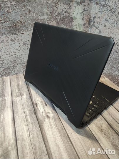 Игровой ноутбук \Core i5-7300HQ\8\GTX 1050