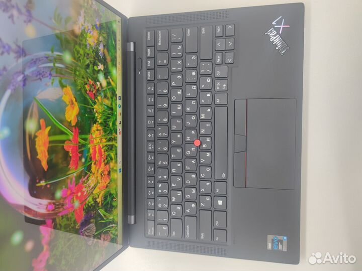 ThinkPad X1 Carbon Gen 10 full HD