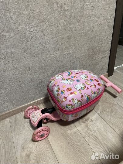 Детский самокат с рюкзаком