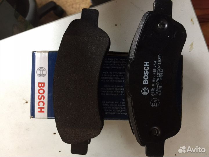Задние тормозные колодки Bosh