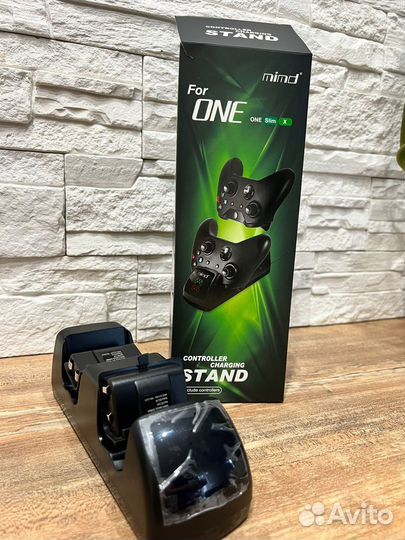 Зарядная станция для геймпадов Xbox One + 2 аккума