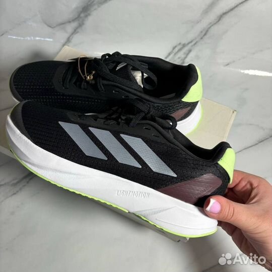 Кроссовки adidas оригинал новые