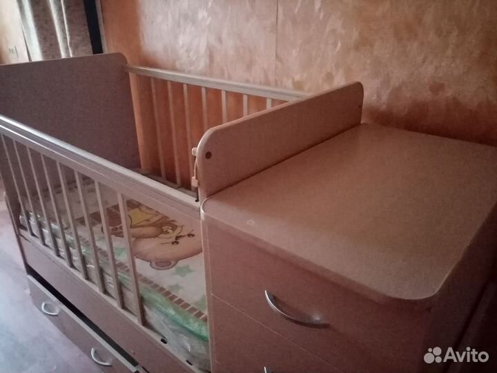 Детская кроватка 2 в одном от рождения до школы