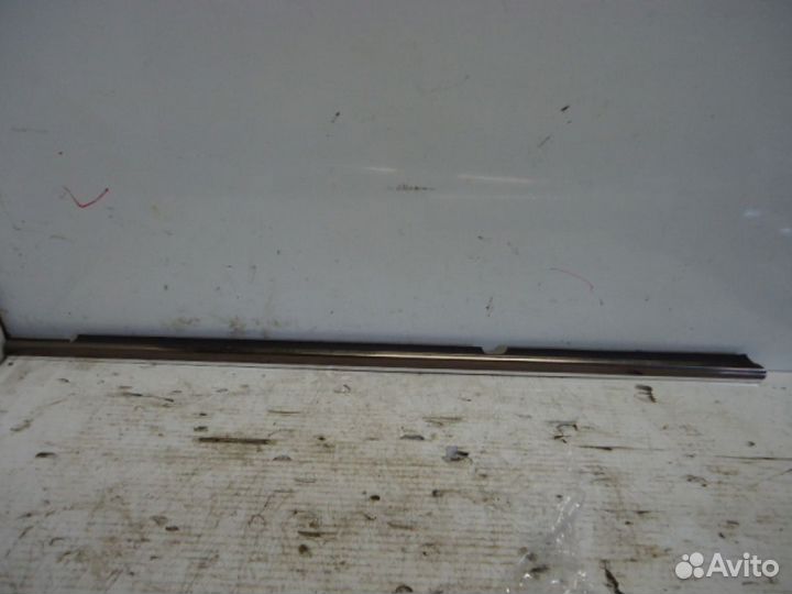 Молдинг стекла задний левый C-класс W203/S203/CL203 (2000—2004) Mercedes-Benz