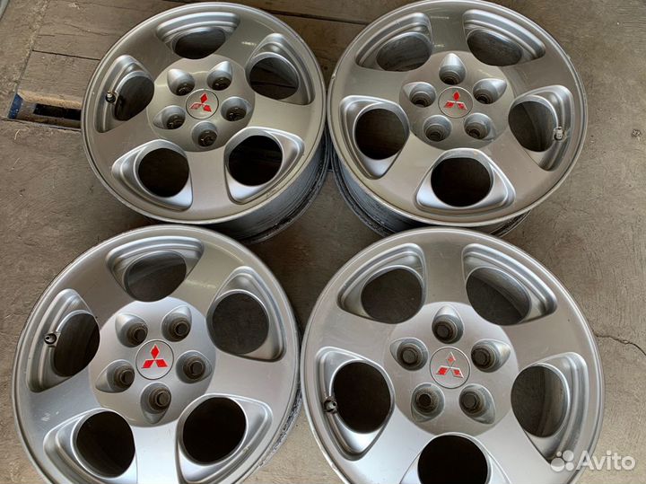 Литые диски на mitsubishi r16 5x114,3