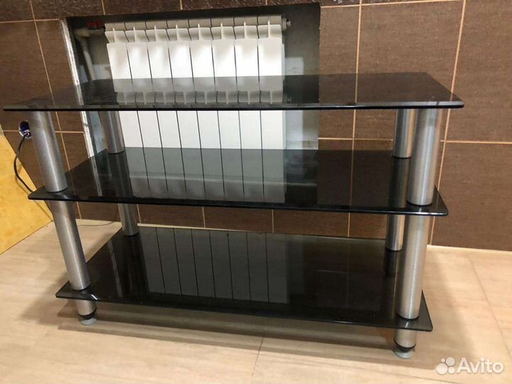 Стеклянная тумба под тв