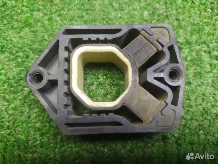 Подушка радиатора Skoda Octavia A5 2005-2010