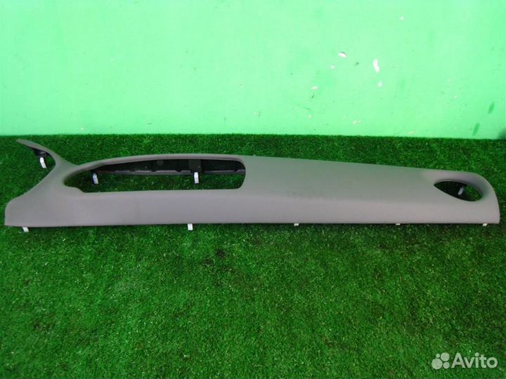 Накладка торпедо правая Toyota Yaris P13 2015