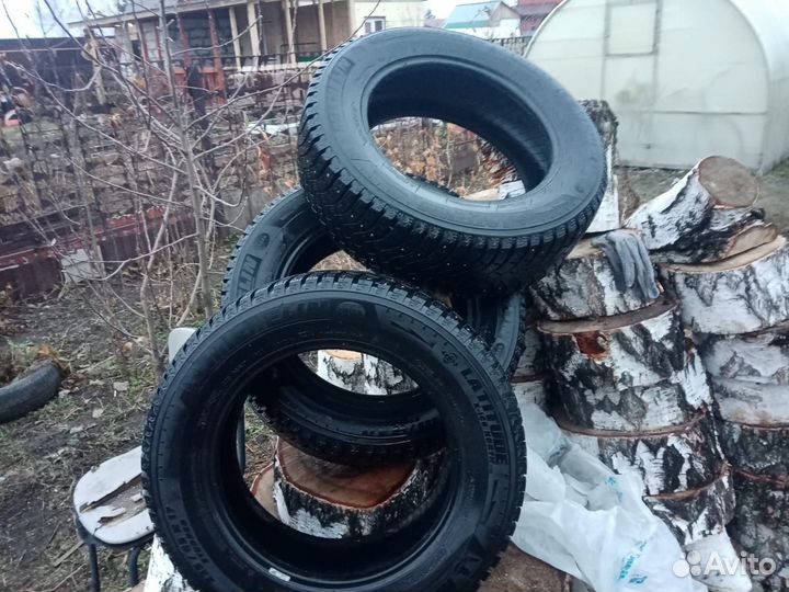 Michelin X-Ice North 225/65 R17