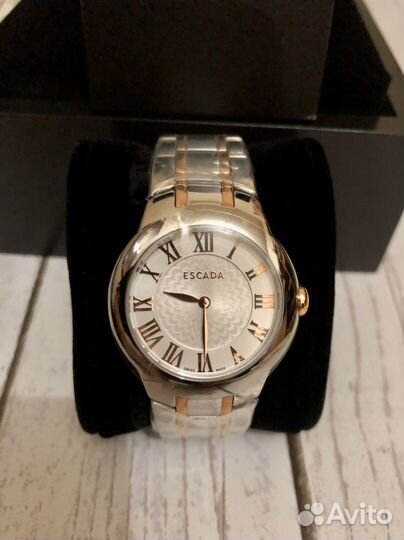 Наручные часы escada