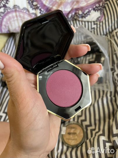 Бронзер, хайлайтер, румяна