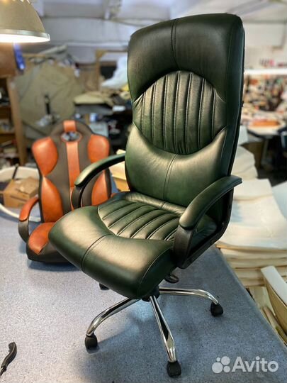 Офисное кресло
