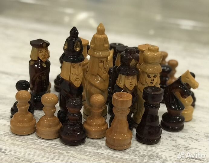 Шахматные фигурки ручной работы