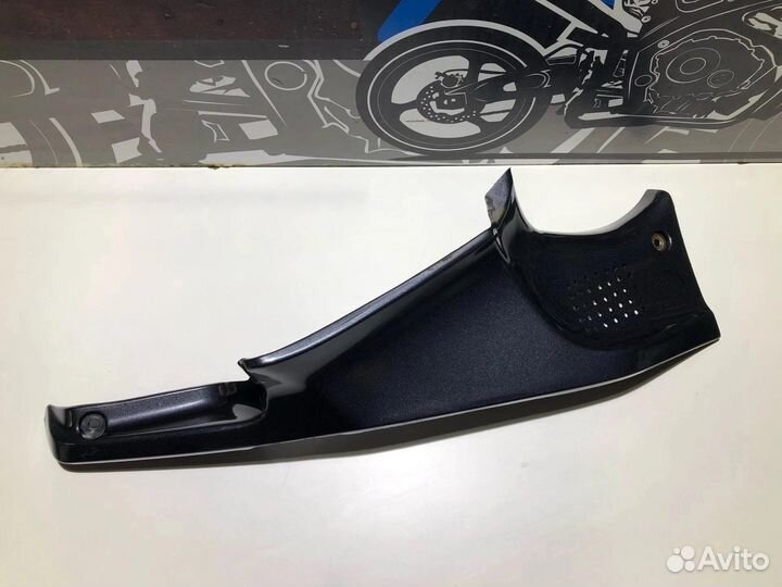 Внутренний пластик правый Kawasaki ZZR 400-2