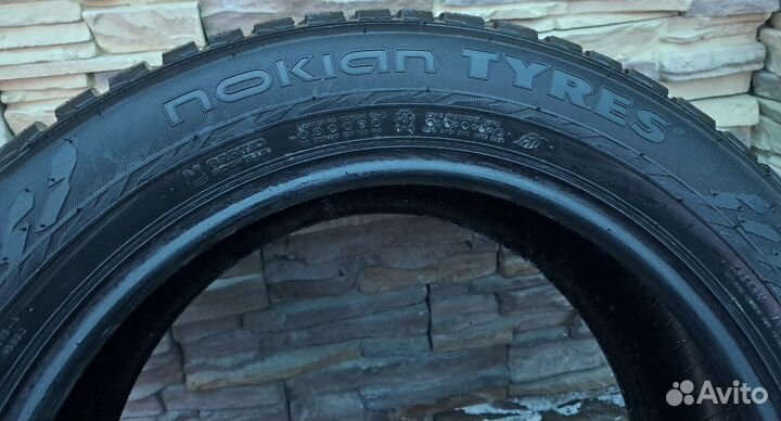 Nokian Tyres Hakkapeliitta 9 215/60 R17