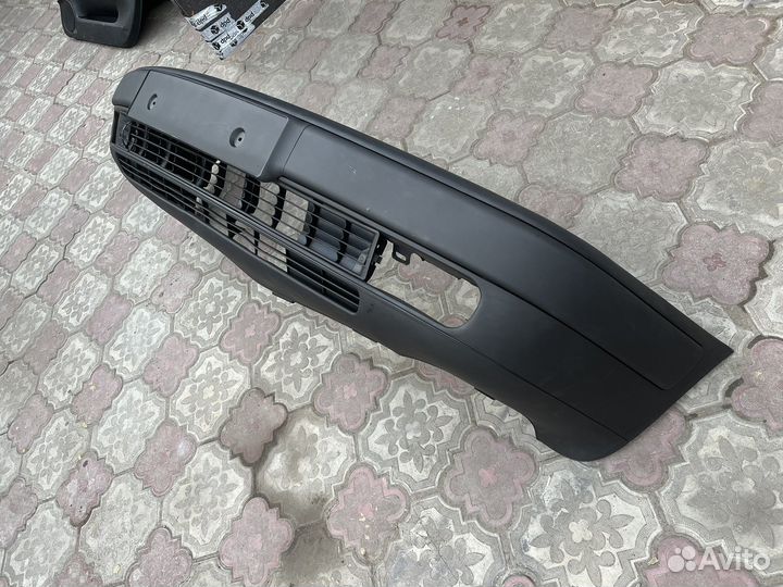 Бампер передний новый Audi 100 c4