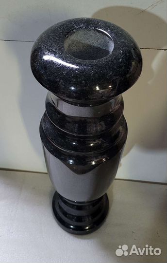 Вазы гранитные для цветов