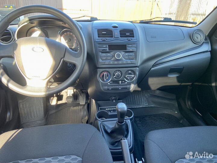 LADA Granta 1.6 МТ, 2023, 15 350 км