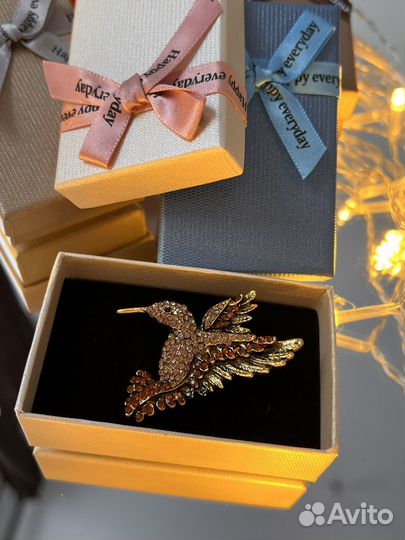 Брошь птица