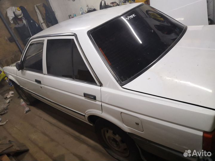 Nissan Sunny, 1989