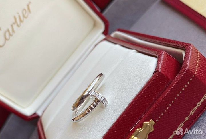 Золотое кольцо Cartier (гвоздь)