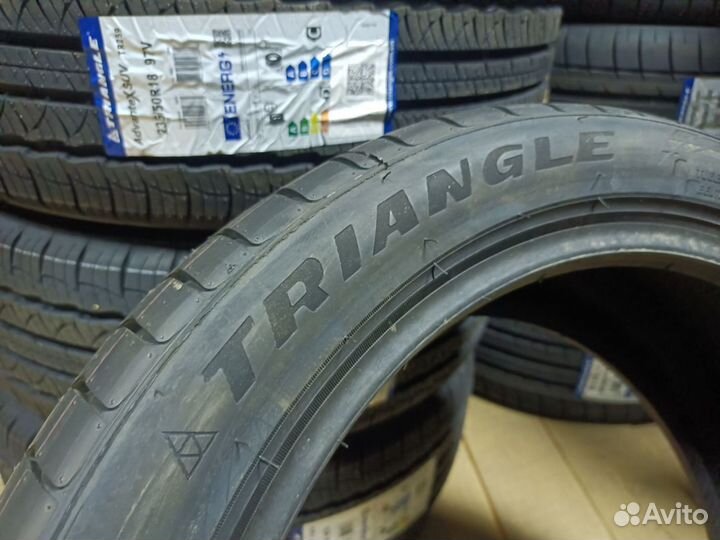 Triangle EffeXSport TH202 235/55 R20 105W