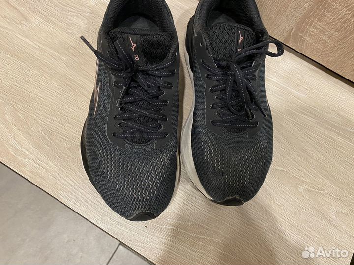 Кроссовки mizuno