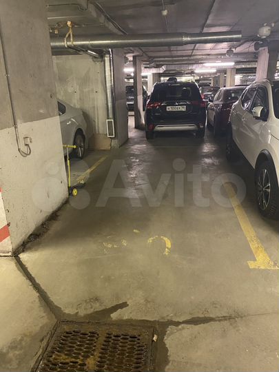 Машиноместо, 24 м²