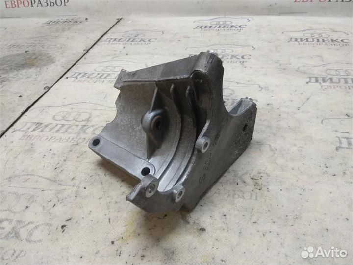 Кронштейн гидроусилителя Audi A8 D3 4E 2004-2010