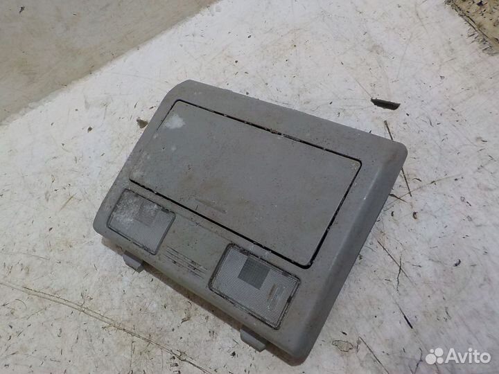 Плафон освещения солона Toyota Hilux