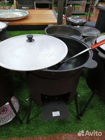 Казан чугунный с печкой