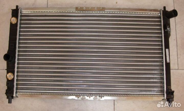 Радиатор охлаждения двигателя Chevrolet Lanos