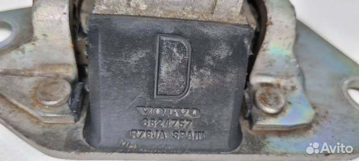 Подушка двигателя правая Volvo Xc70 универсал