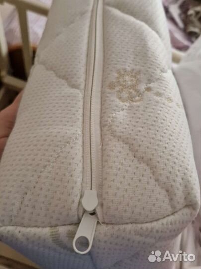 Детская кроватка с маятником и матрасом