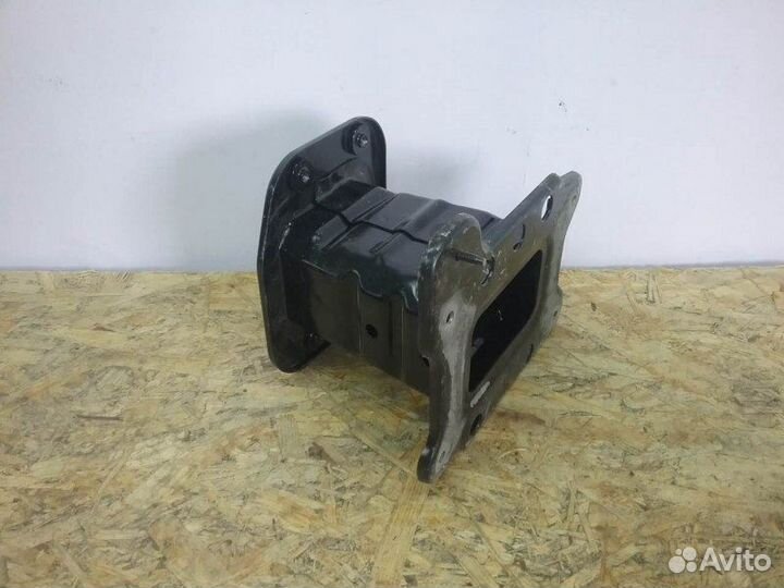 Кронштейн усилителя переднего бампера левый Chevro