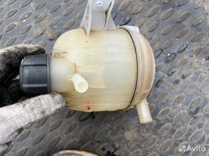 Бачок расширительный Nissan Almera G15