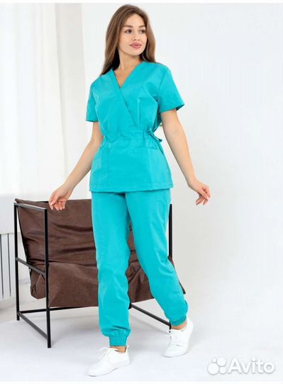 Медицинский костюм женский 44