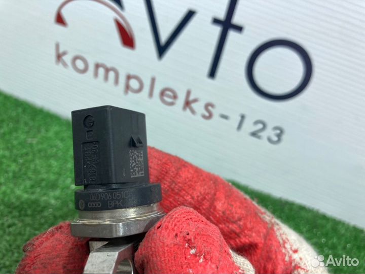 Датчик давления топлива Audi Q7 4L BAR