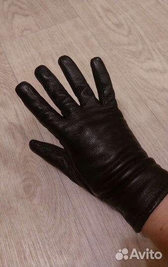 Кожаные перчатки женские